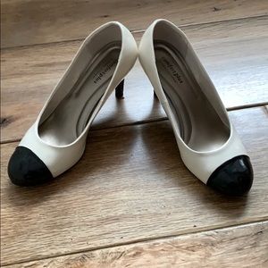 Adorable comfy pumps